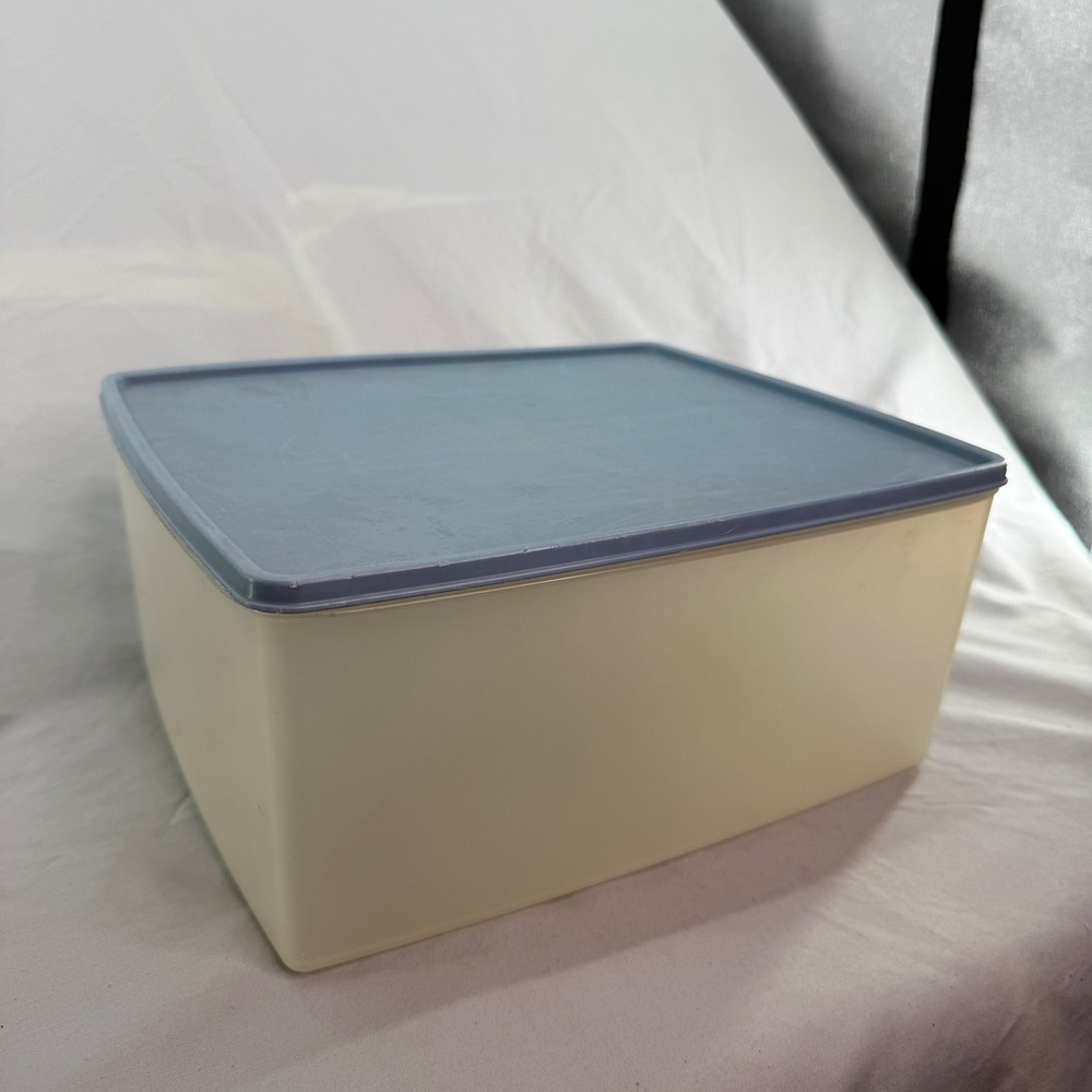 Vintage Tupperware 11x9.5x5 Storage Container Almond Blue Lid 1686 1687